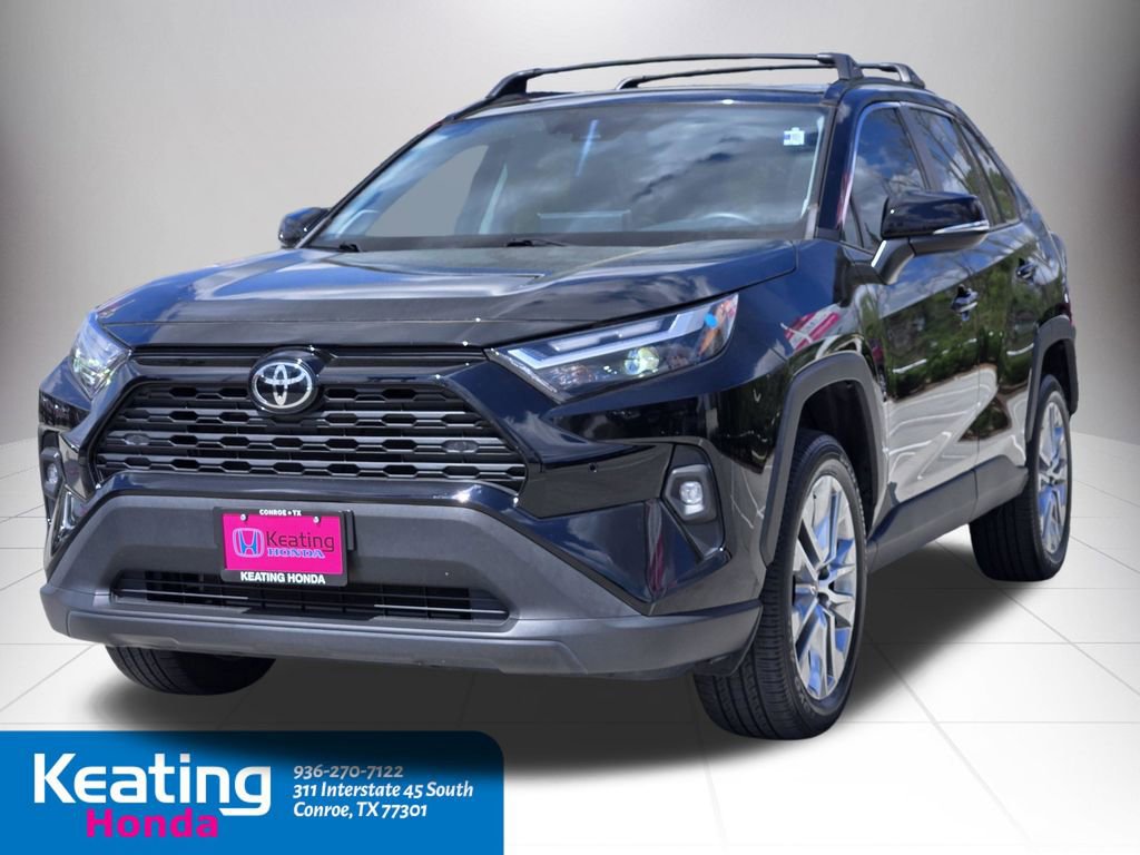 Used 2022 Toyota RAV4 XLE Premium image 4