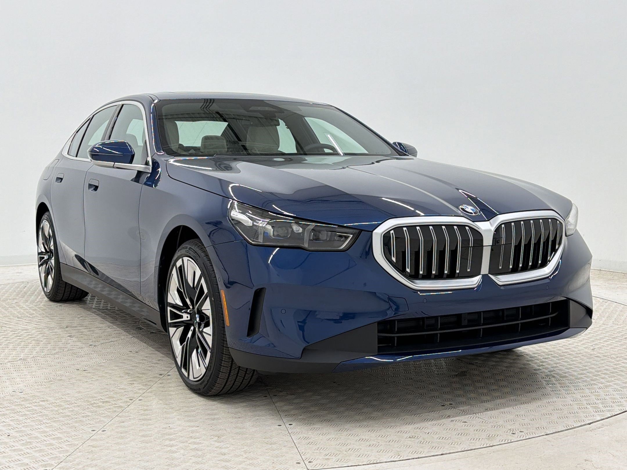 New 2026 BMW 530i RWD image 7