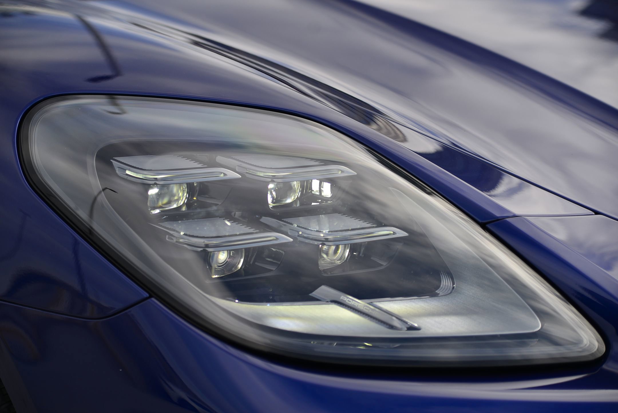 Certified 2024 Porsche Panamera 4 image 11