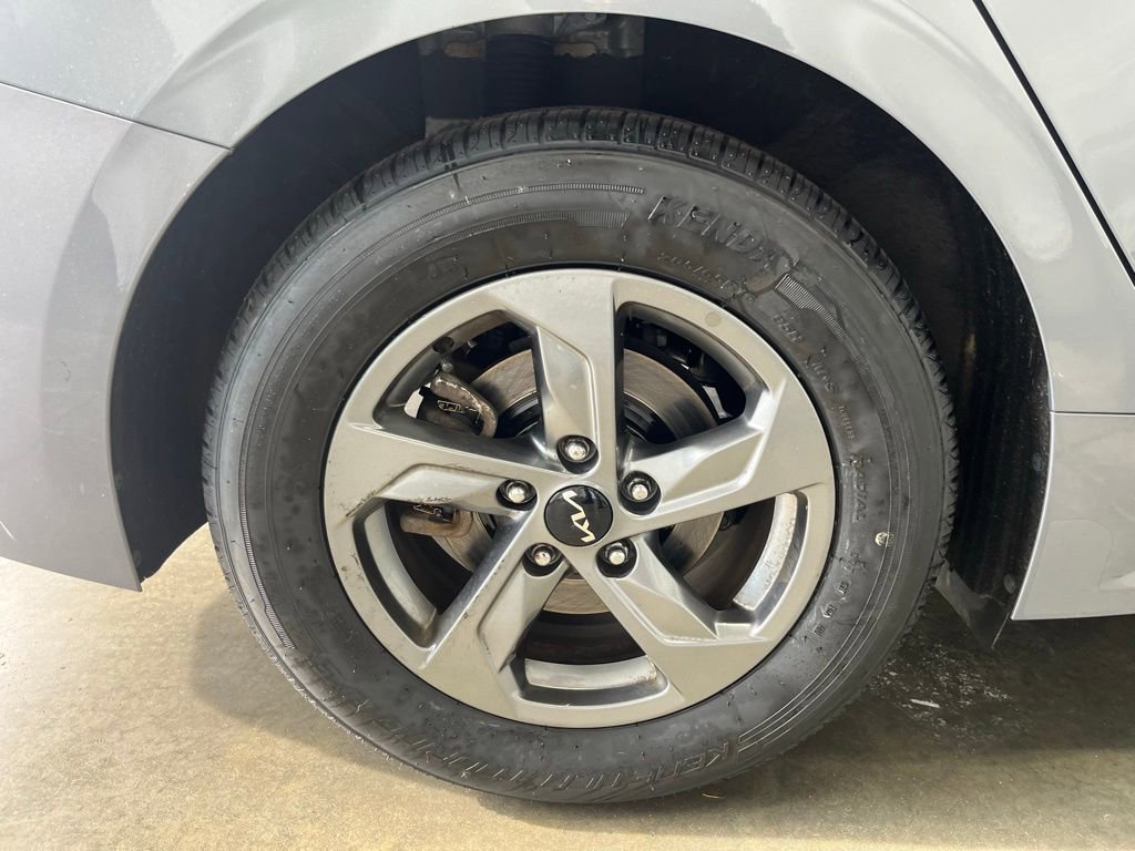 Used 2022 Kia K5 LXS image 31