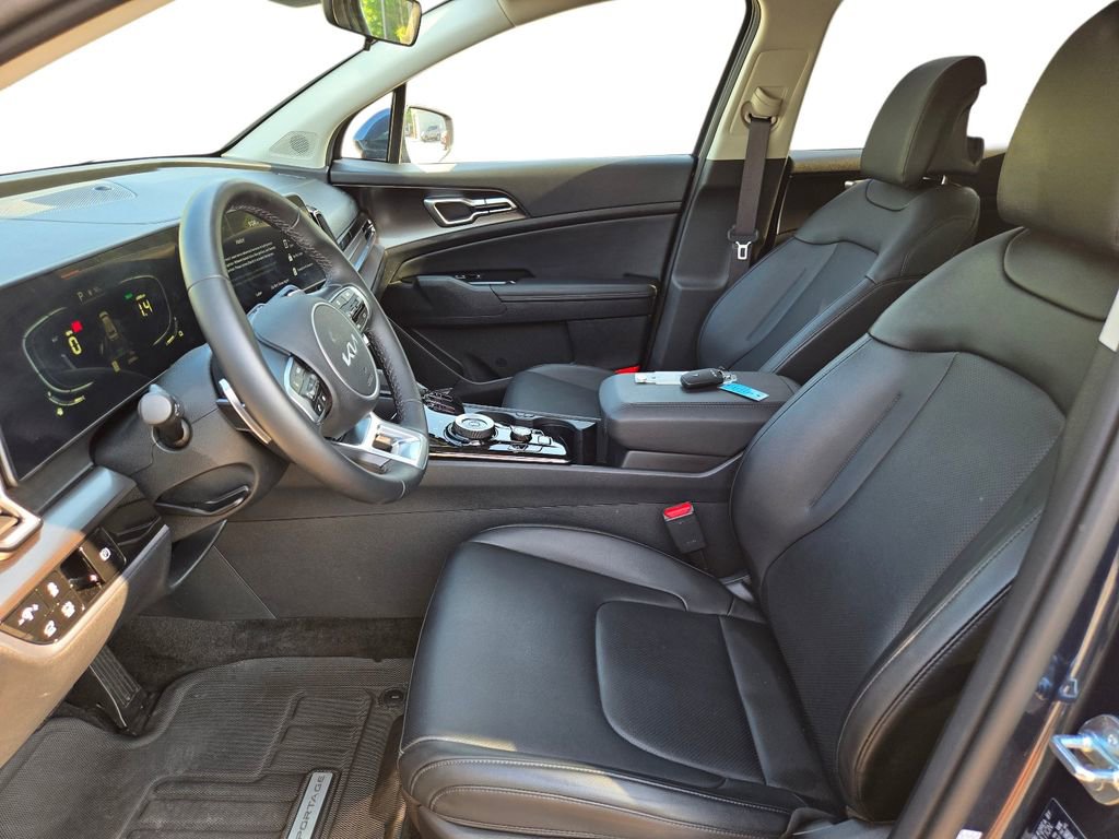 Certified 2025 Kia Sportage EX w/ EX Premium Package AWD/4WD image 18