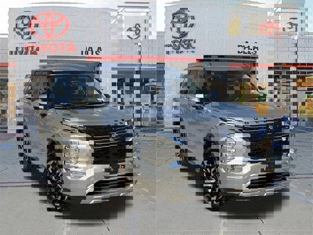 Used 2024 Mitsubishi Outlander SE