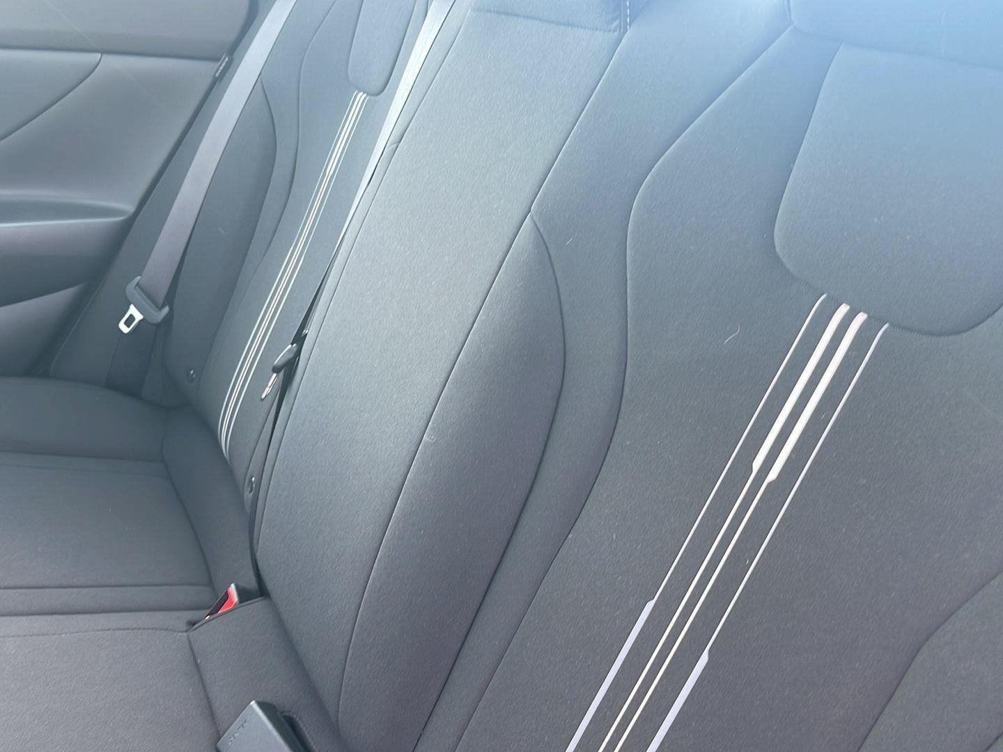 Used 2025 Hyundai Elantra Sport FWD image 19