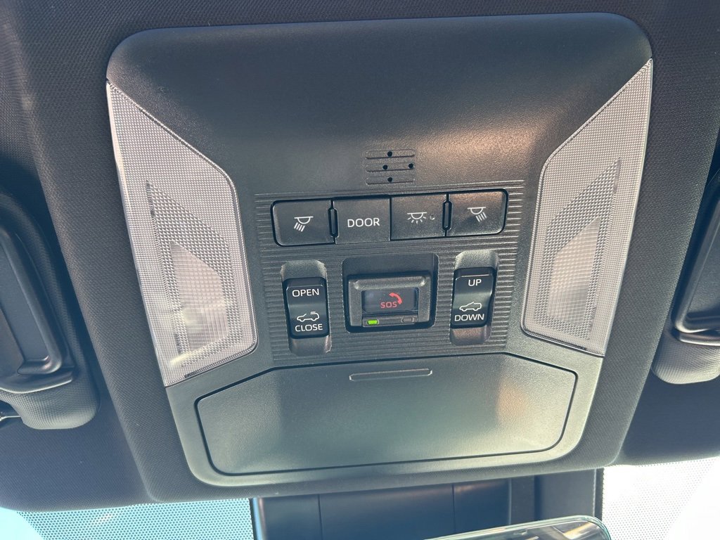 Used 2024 Toyota RAV4 SE image 25