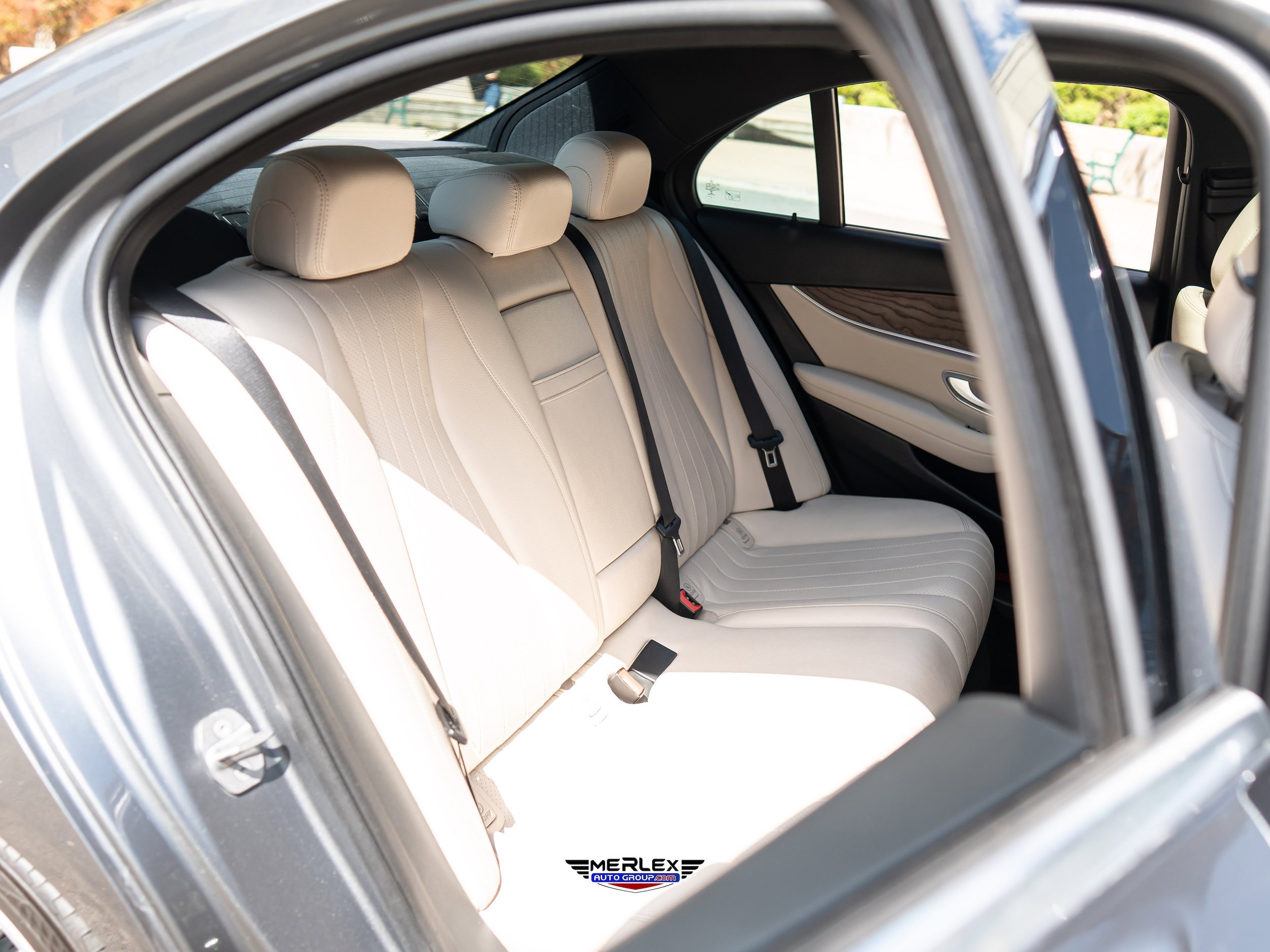 Used 2017 Mercedes-Benz E 300 image 18