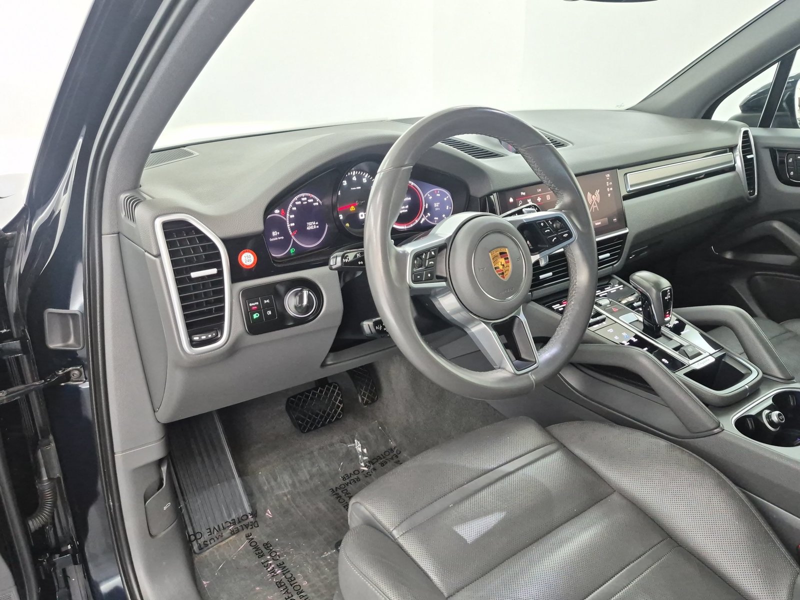 Used 2022 Porsche Cayenne Platinum Edition AWD/4WD image 4