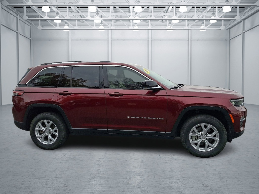 Used 2023 Jeep Grand Cherokee Limited w/ Trailer Tow Prep Group (B) image 6