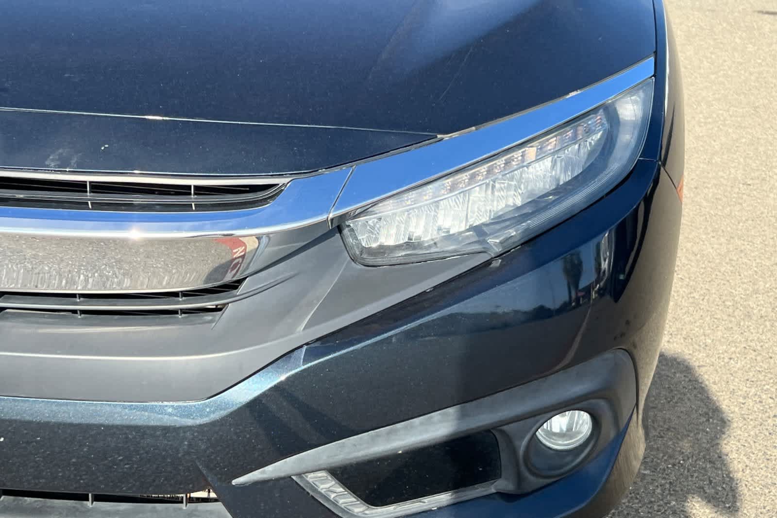 Used 2017 Honda Civic Touring image 11