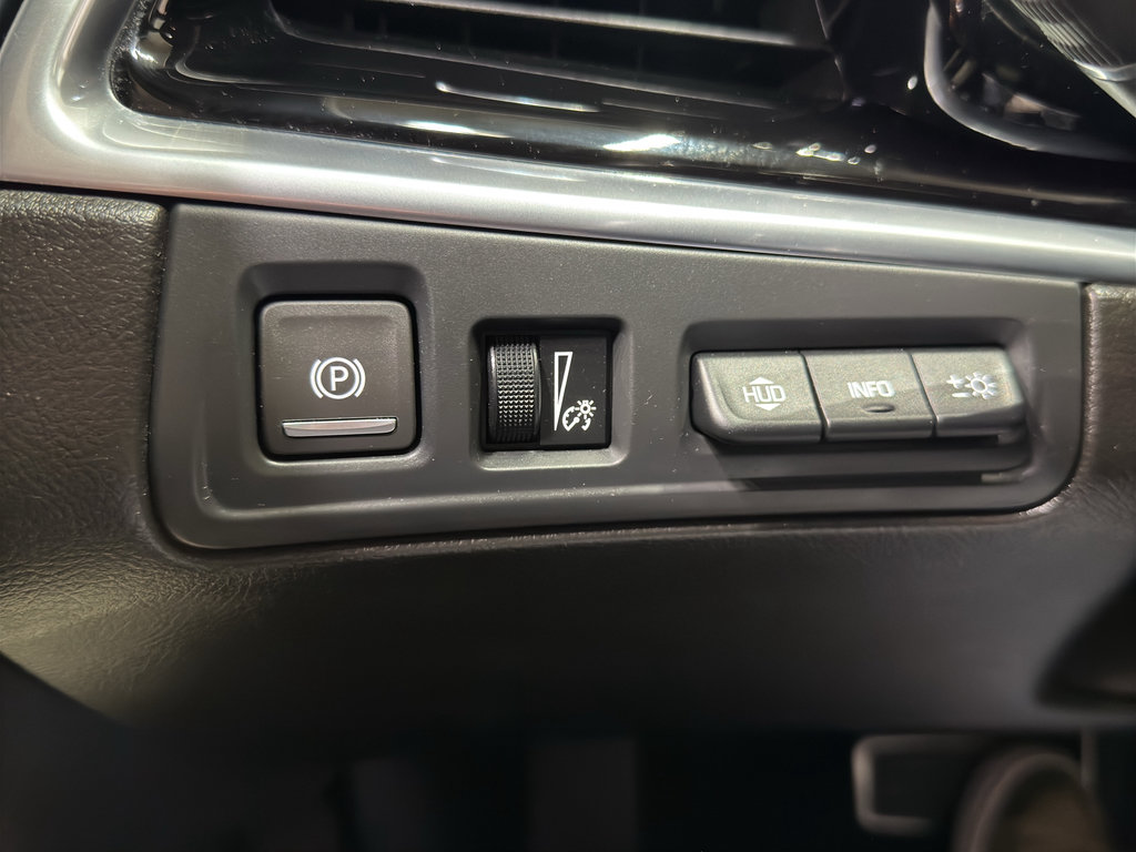Used 2024 Cadillac XT6 Sport w/ Technology Package AWD/4WD image 35