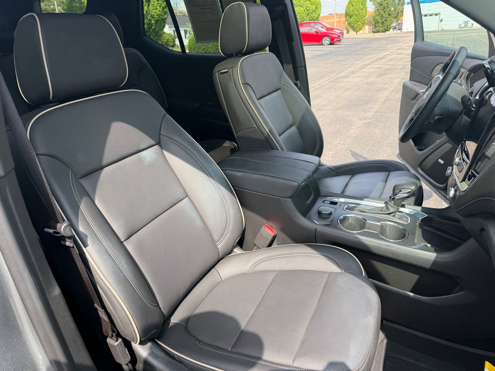 Used 2023 Chevrolet Traverse Premier w/ LPO, Floor Liner Package AWD/4WD image 35