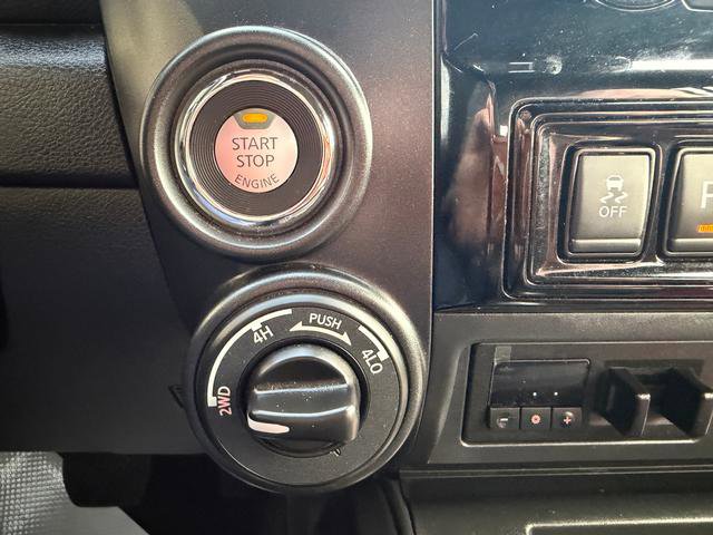 Used 2021 Nissan Titan PRO-4X w/ Pro-4x Convenience Package image 22