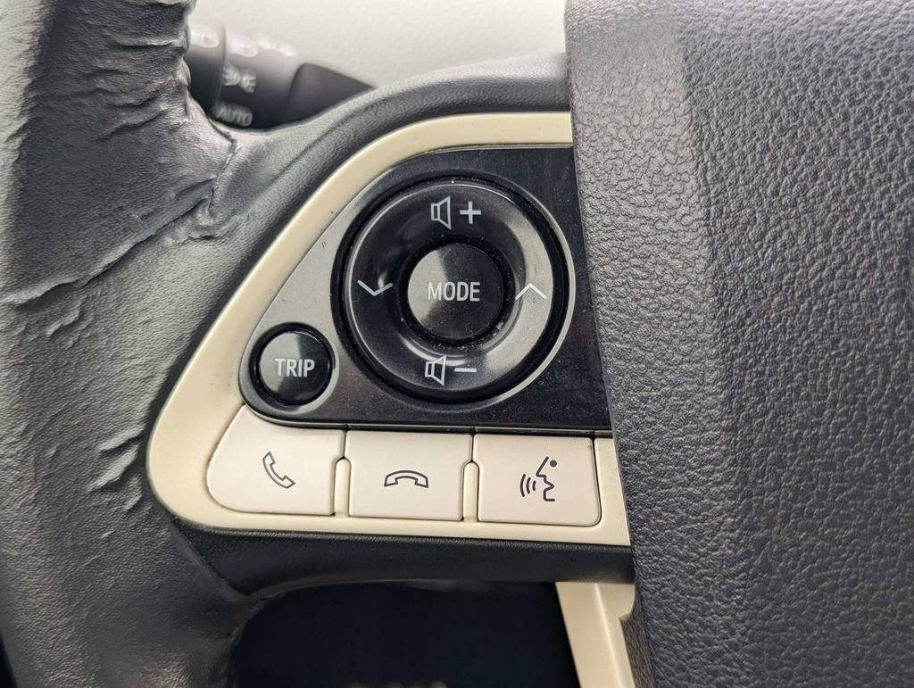 Used 2017 Toyota Prius Three w/ Advanced Technology Package FWD image 26