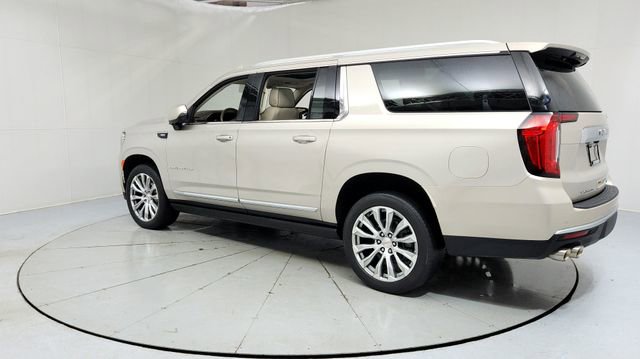 Used 2022 GMC Yukon XL Denali image 3