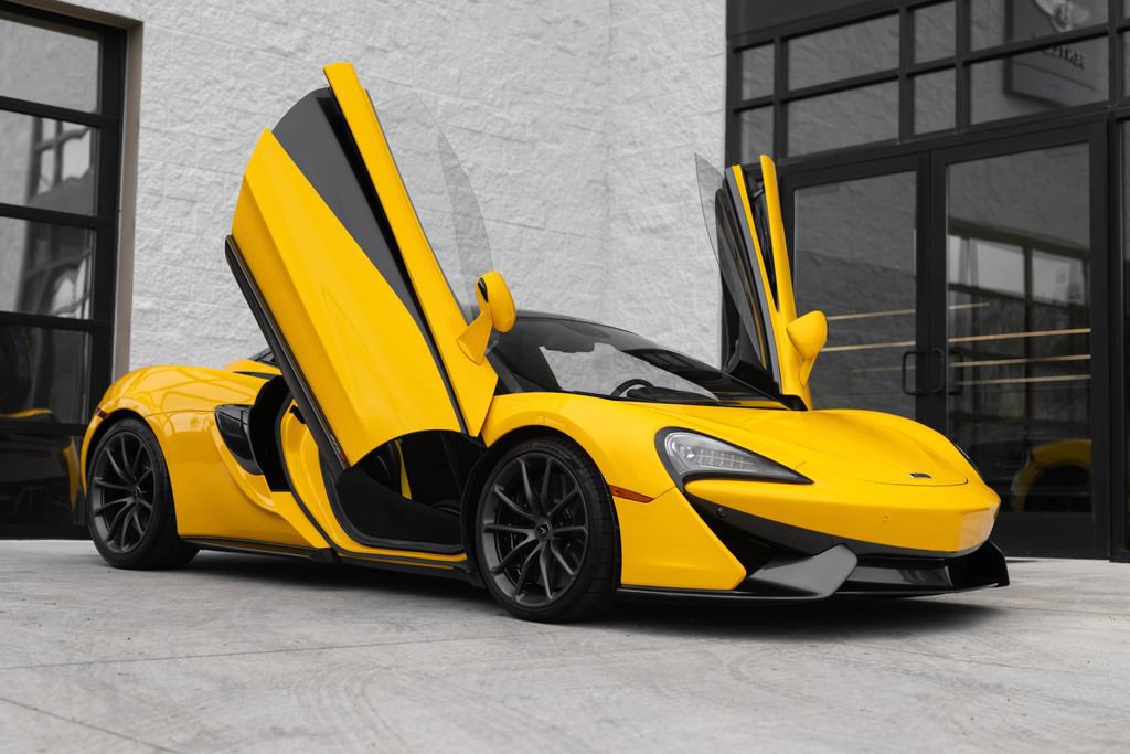 Used 2019 McLaren 570S Spider RWD image 1