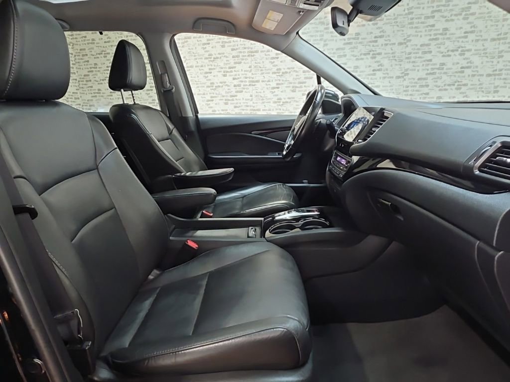 Used 2021 Honda Pilot Touring image 8