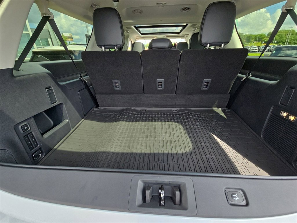 New 2025 Lincoln Navigator L Reserve image 25