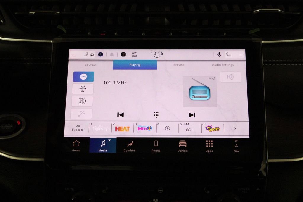 New 2025 Jeep Grand Cherokee Limited image 32