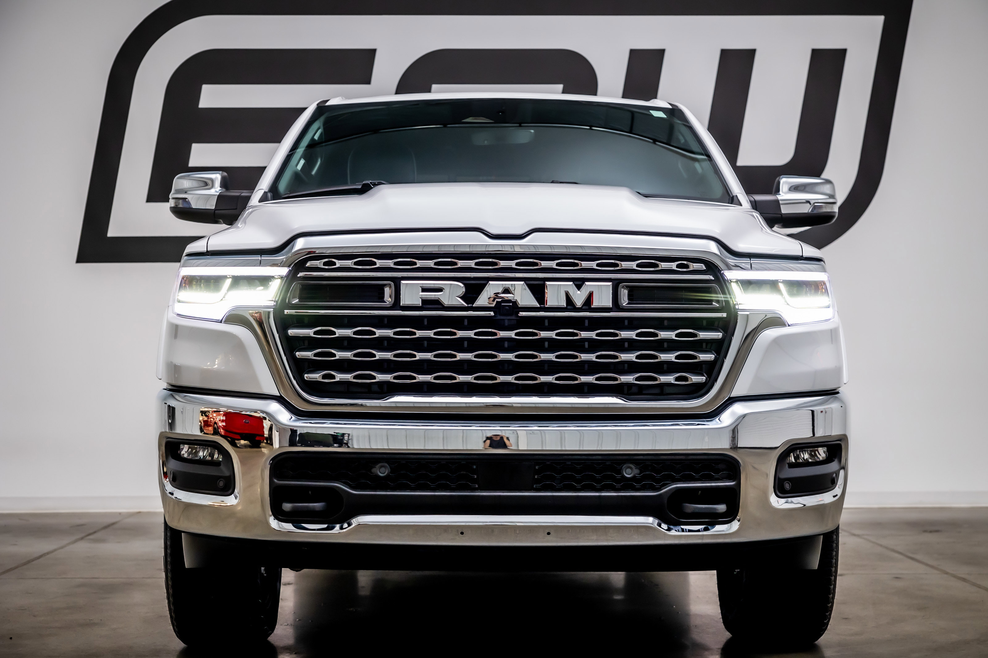 Used 2025 RAM 1500 Limited image 3