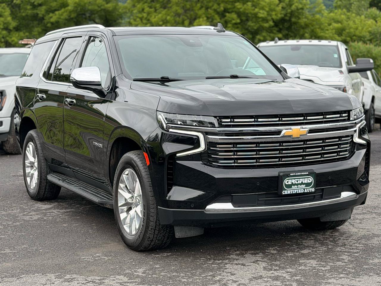 Used 2024 Chevrolet Tahoe Premier AWD/4WD image 3