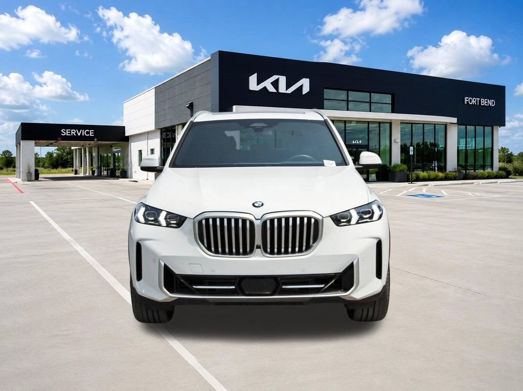 Used 2025 BMW X5 sDrive40i w/ Parking Assistance Package RWD video 2