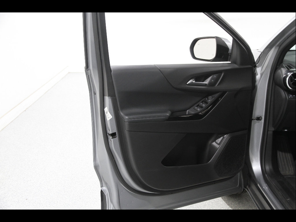 Certified 2025 Chevrolet Equinox LT w/ Convenience Package II AWD/4WD image 5