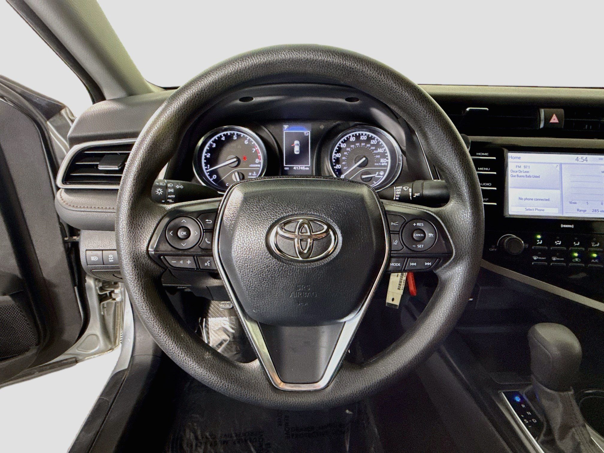 Used 2020 Toyota Camry LE FWD image 13