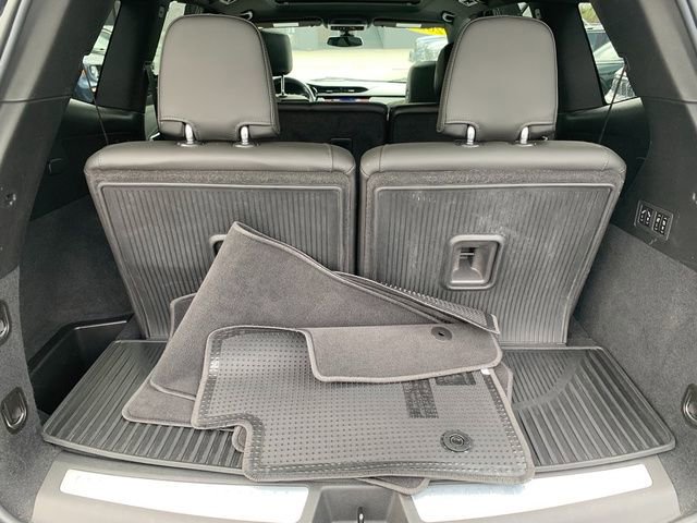 Used 2024 Cadillac XT6 Premium Luxury w/ LPO, Floor Liner Package AWD/4WD image 4