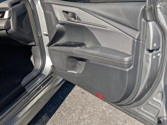 Used 2025 Toyota Camry SE image 13