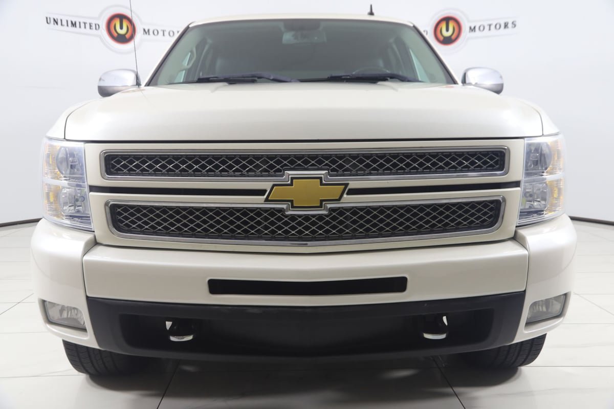 Used 2012 Chevrolet Silverado 1500 LTZ w/ LTZ White Diamond Edition AWD/4WD image 44
