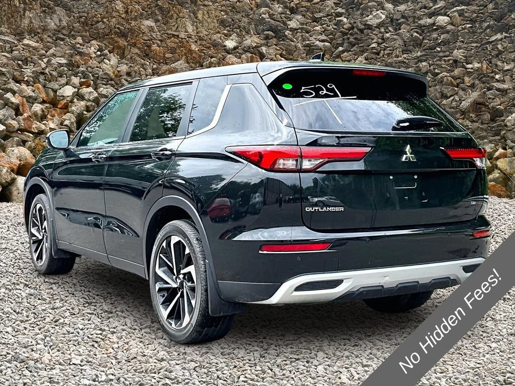 Used 2023 Mitsubishi Outlander SE FWD image 9