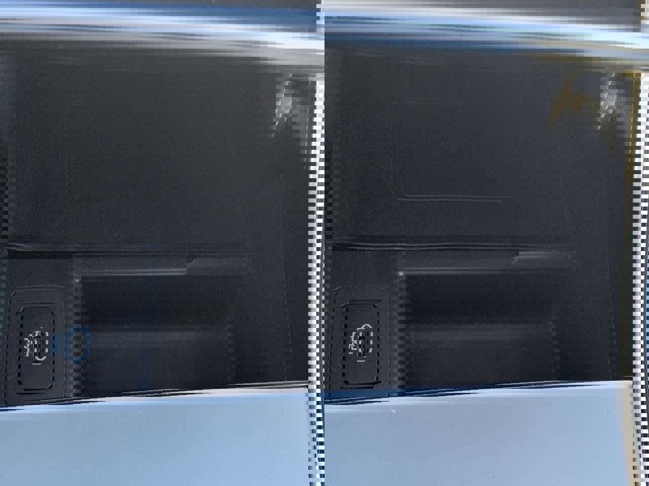 Used 2024 Land Rover Range Rover Velar S image 31