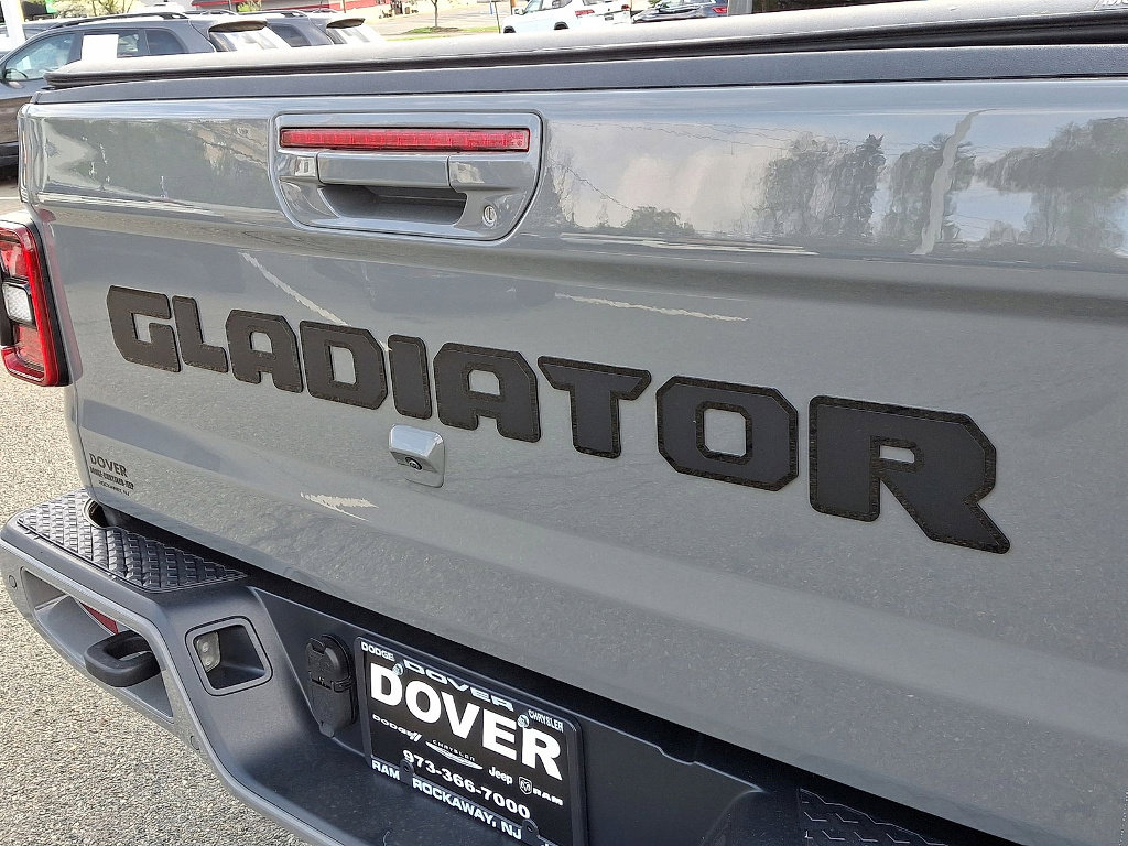 Certified 2022 Jeep Gladiator Overland AWD/4WD image 24