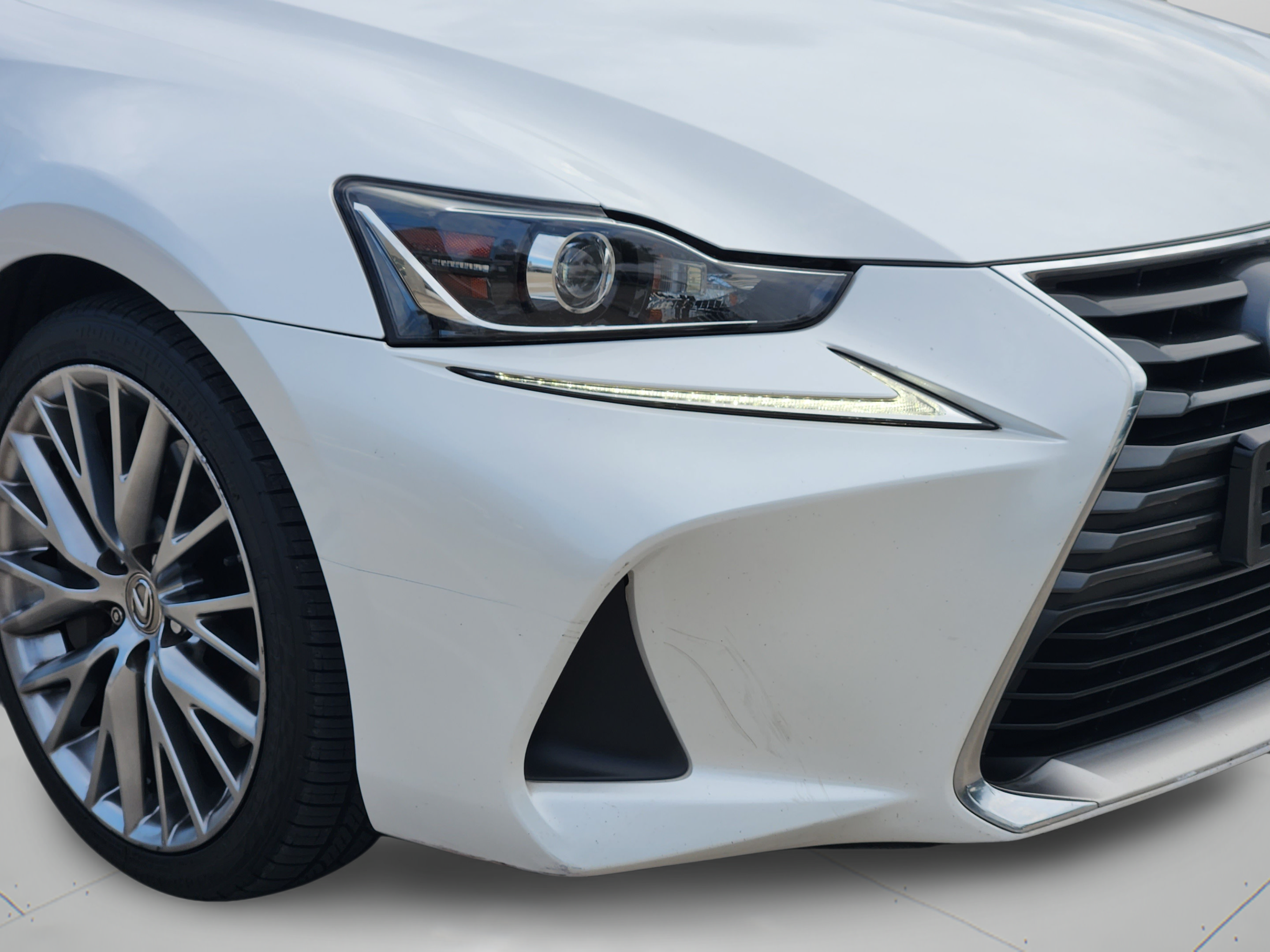 Used 2017 Lexus IS 200t RWD image 33