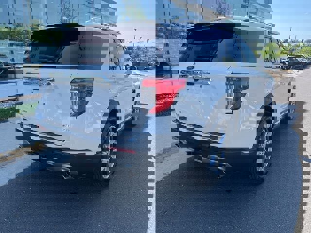 Certified 2023 Ford Explorer Limited w/ Limited Technology Package AWD/4WD image 9