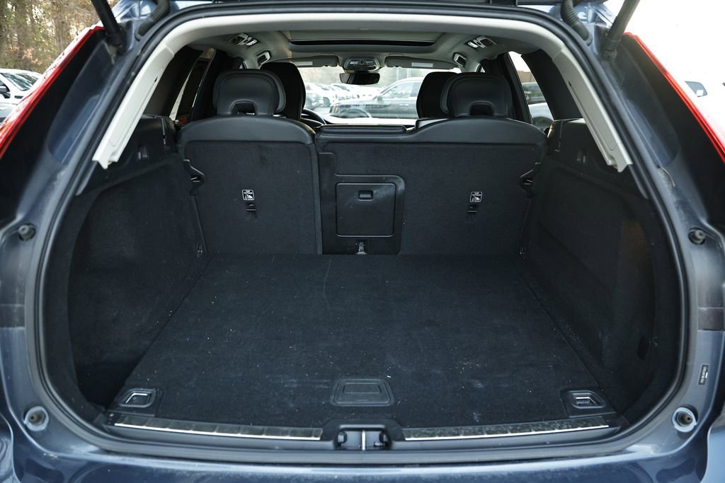 Used 2024 Volvo XC60 B5 Plus image 17