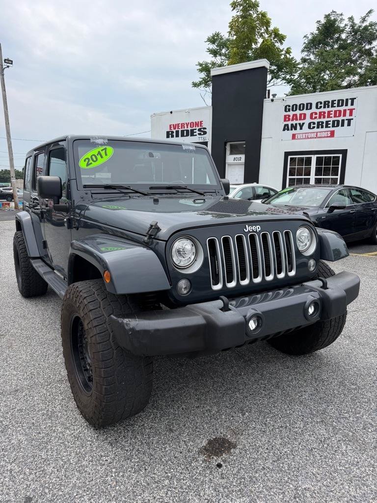 Used 2017 Jeep Wrangler Unlimited Sahara w/ Connectivity Group AWD/4WD image 10