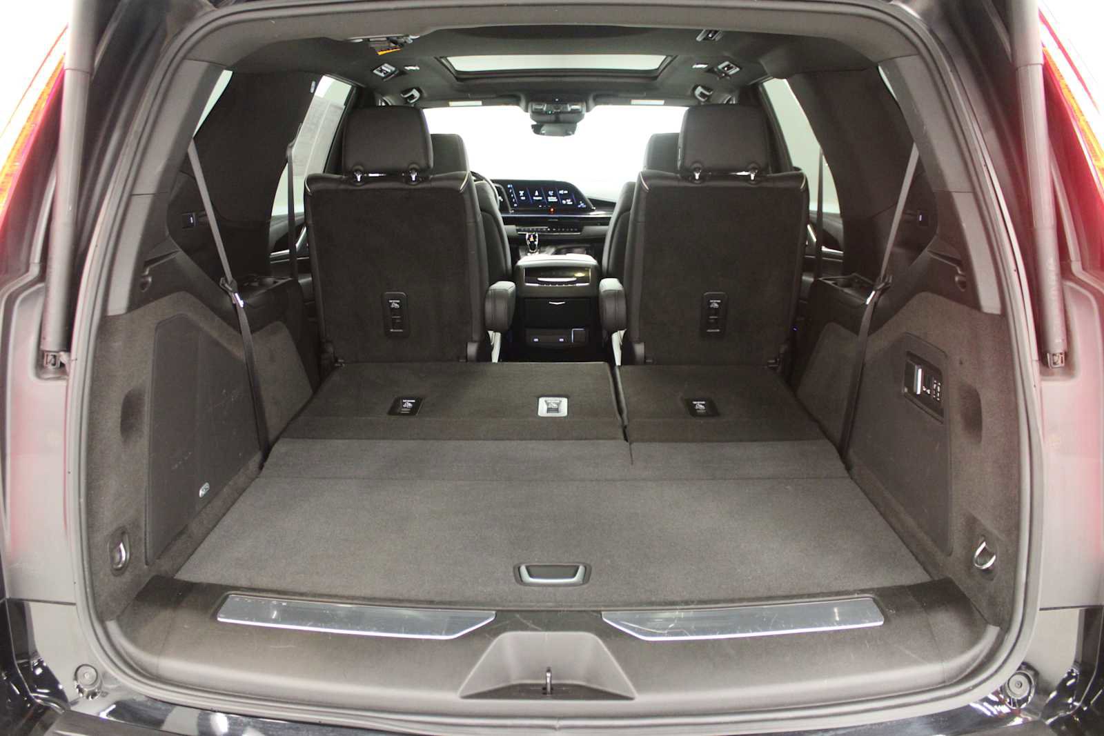 Certified 2024 Cadillac Escalade Sport w/ LPO, ONYX Package image 10