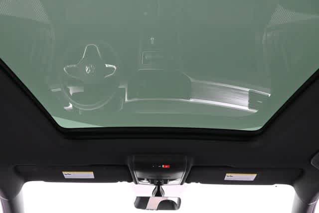 Certified 2023 Volkswagen Atlas Cross Sport SE w/ Panoramic Sunroof Package image 5
