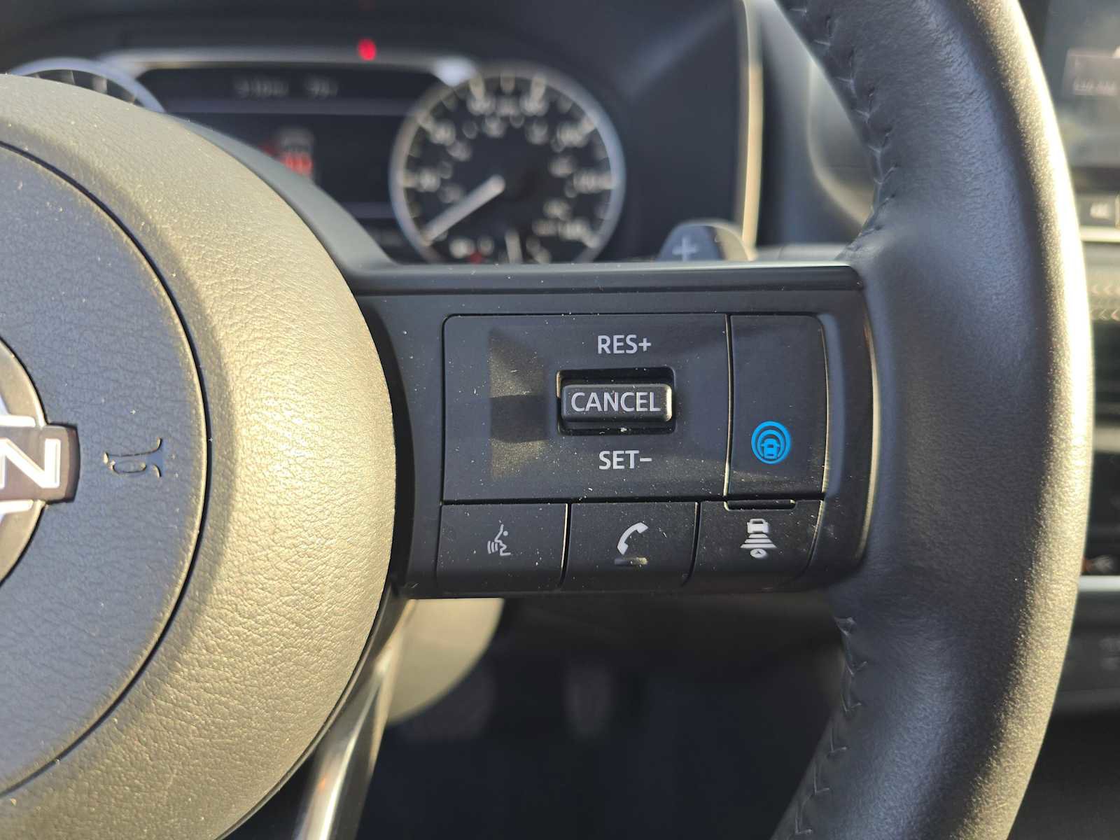 Used 2024 Nissan Rogue SV w/ SV Premium Package image 29