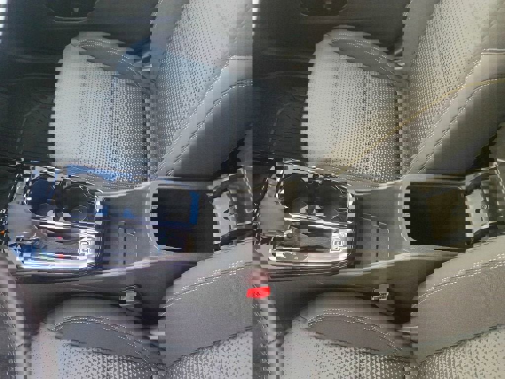 New 2026 Chevrolet Trax LT w/ Sunroof Package image 16