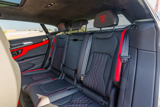 Used 2025 Lamborghini Urus SE AWD/4WD image 31