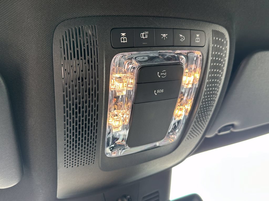 Certified 2025 Mercedes-Benz GLB 250 image 33