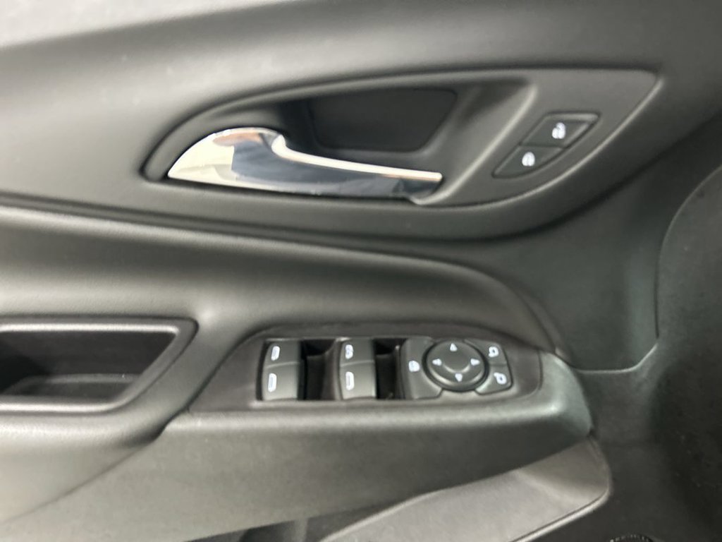 Used 2019 Chevrolet Equinox LT AWD/4WD image 11