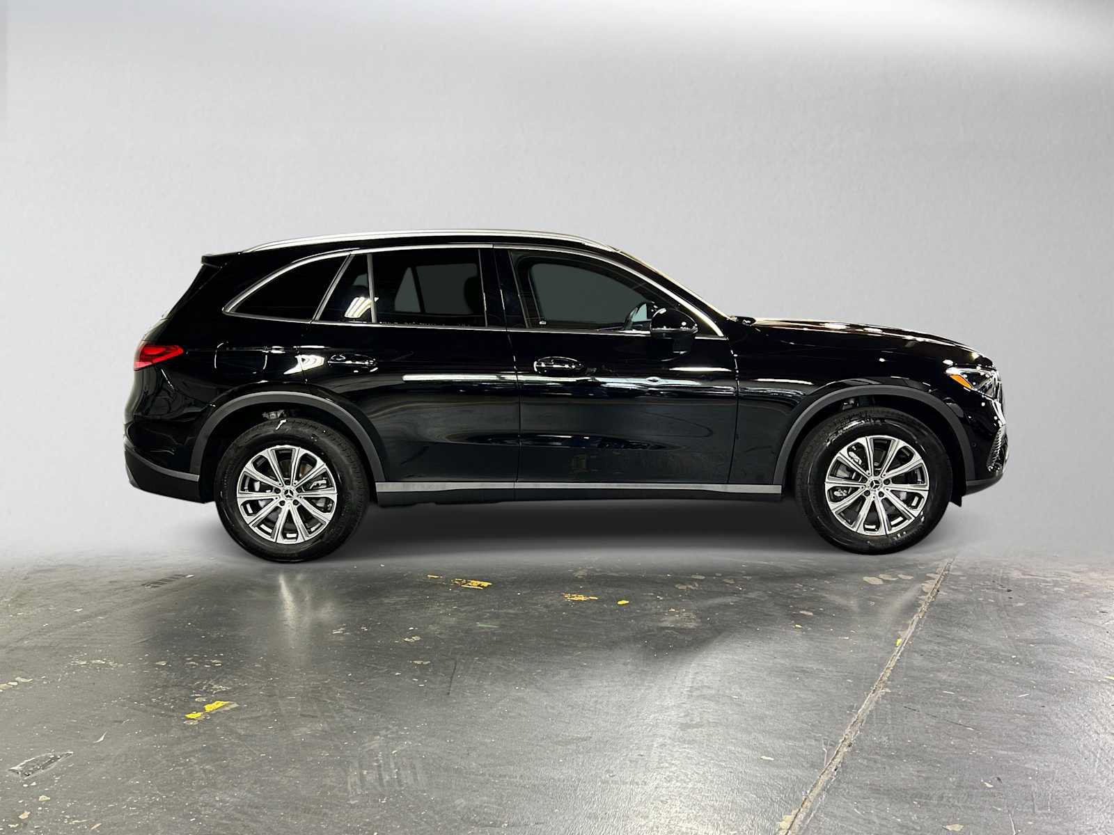 Used 2026 Mercedes-Benz GLC 300 4MATIC image 2