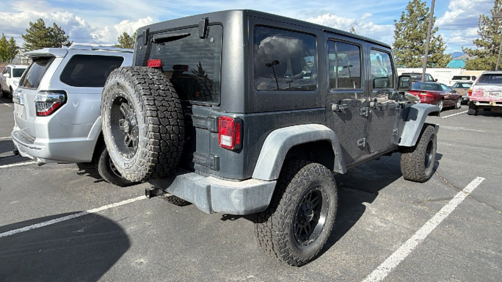 Used 2017 Jeep Wrangler Unlimited Sport AWD/4WD image 2