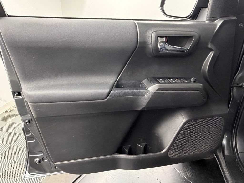 Certified 2023 Toyota Tacoma TRD Sport AWD/4WD image 19
