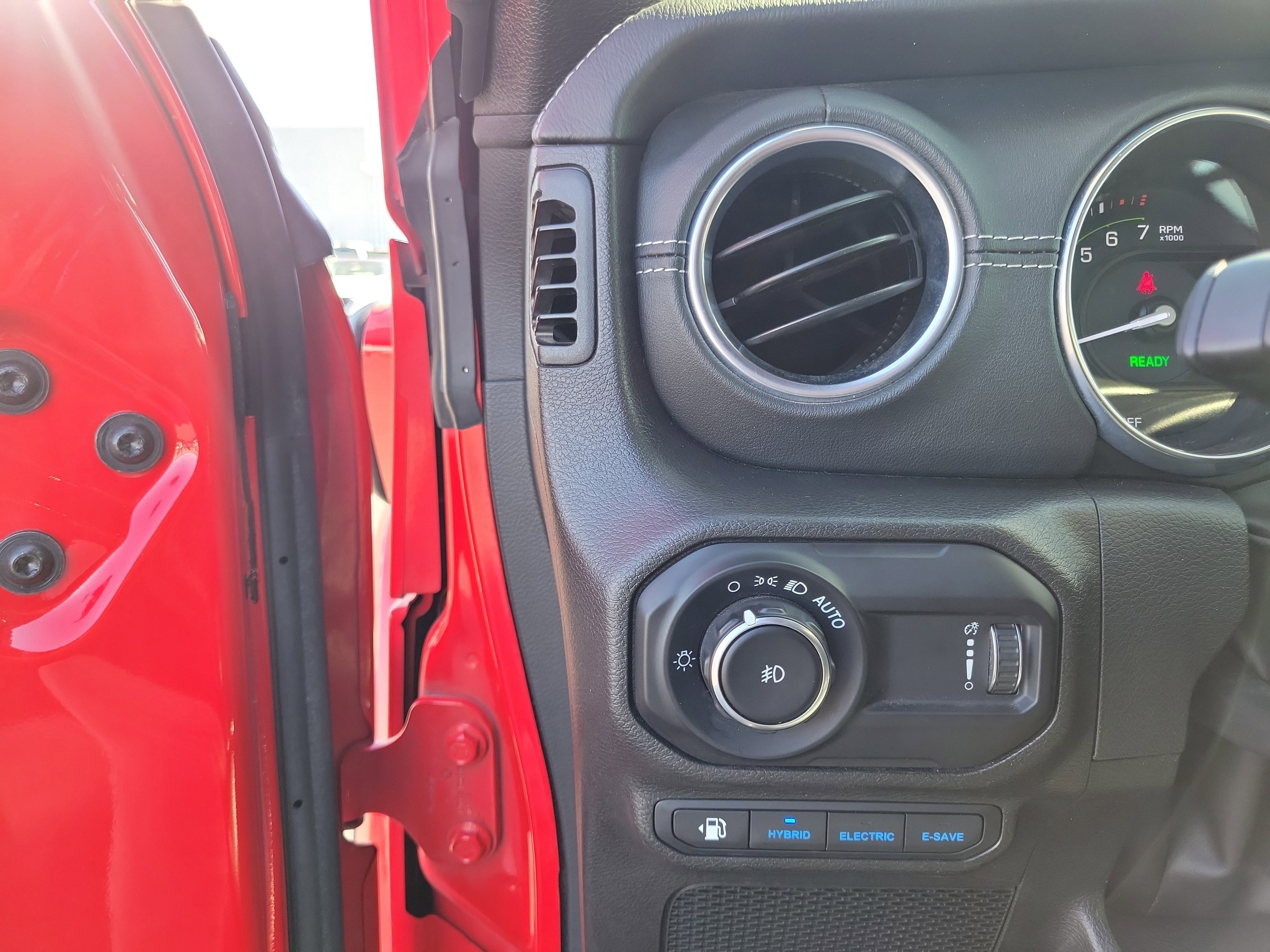 Used 2023 Jeep Wrangler Sahara image 20