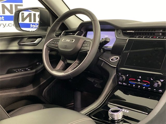 Used 2023 Jeep Grand Cherokee Laredo w/ Luxury Tech Group I image 14