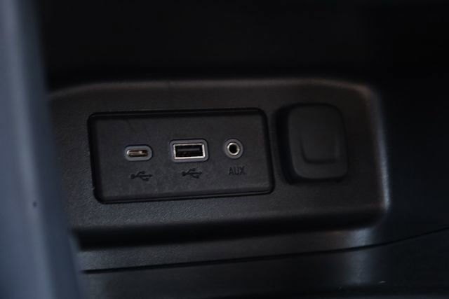 Used 2020 Chevrolet Equinox LT w/ Driver Convenience Package image 22