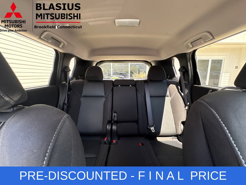 Used 2025 Mitsubishi Outlander ES AWD/4WD image 45